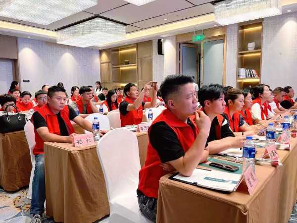聚心同行 全力共进丨韩氏板材“千商万里行”第 一站——河南郑州站&经销商培训赋能会圆满落幕