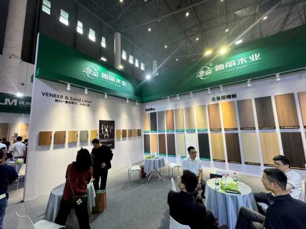 2025中国成都建博会|鲁丽木业携手五大经销商共展风采