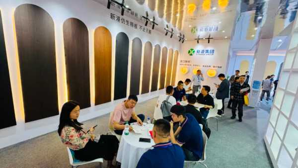 第24届成都建博会首日直击：新港成人气焦点，捷报频传引爆行业热情