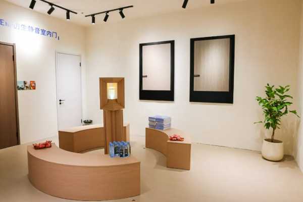 燃爆全场！新港闪耀广州定制家居展，上演“炸场级”美学盛宴