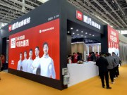 鹏鸿亮相中国北方整装定制门业展，展位吸睛，人气爆棚