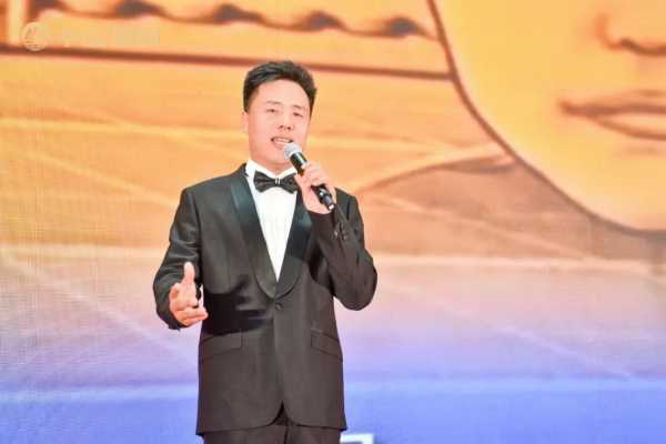 聚势前行 · 共创未来丨千山集团2024年终总结表彰大会暨2025年迎春晚会圆满绽放！