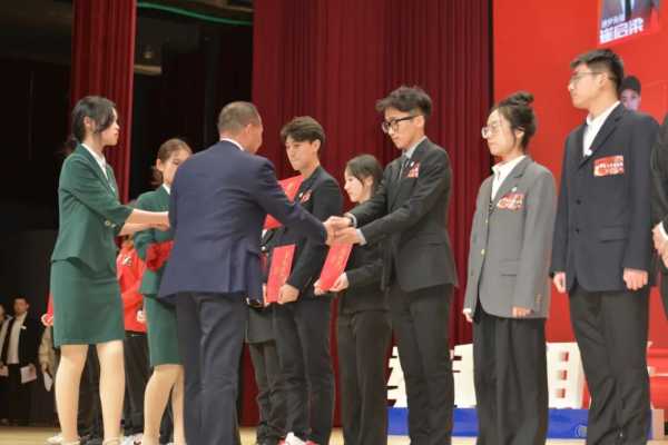 情系学子，助梦未来！新港集团向东北林业大学材料科学与工程学院捐赠“桃李”励学金！