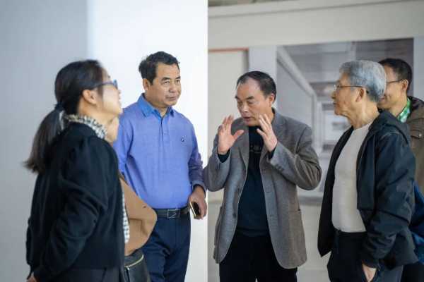 热烈欢迎中国林产工业协会会长王满一行莅临永吉地板参观指导