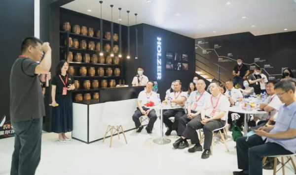 “非凡•色”重磅登场，霍尔茨木门开展首日获众多大咖点赞