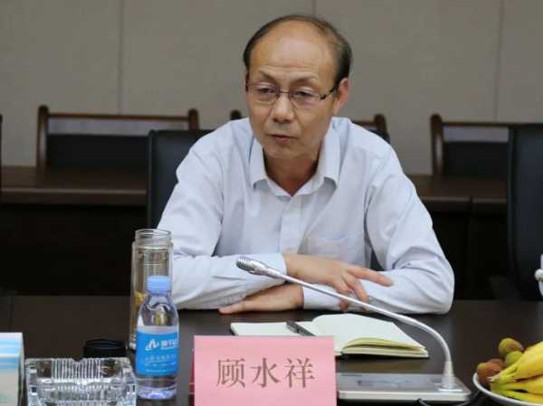 云峰莫干山与中国林科院木工所就“高色牢度重组装饰材”科技攻关项目正式签约
