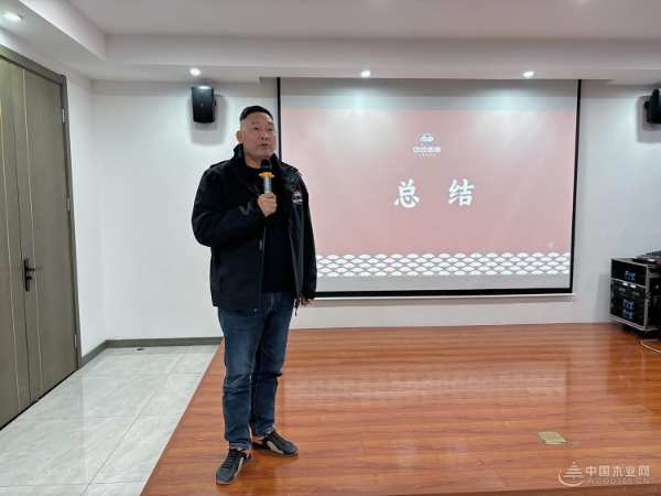 剑指巅峰 当燃必胜——团团圆圆决战四季度誓师大会开启冲锋之势