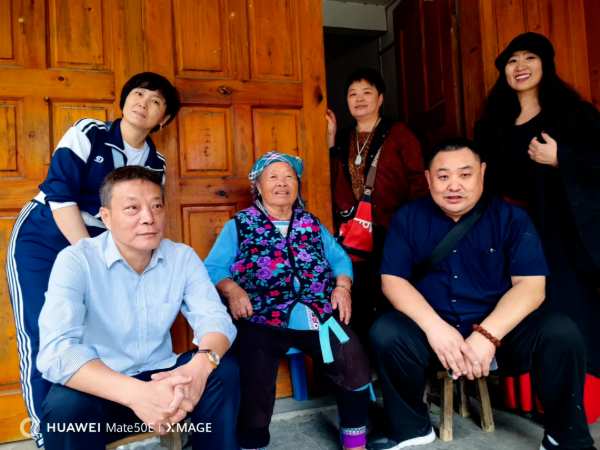 “走进壮象，抒写香杉”采风活动近日在广西融安举办