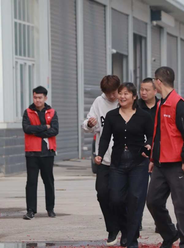 金秋十月 相遇韩氏丨韩氏板材濮阳运营中心璀璨启航，共筑家居新篇章！
