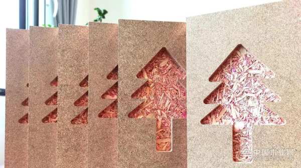 收获荣光时刻 德百纳出席中国板材金匠榜颁奖典礼