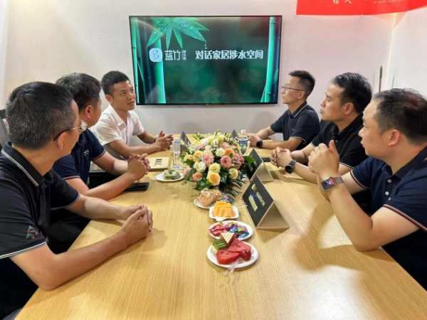 逐“绿”向“新” 福人蓝竹耐水板点燃新质生产力引擎