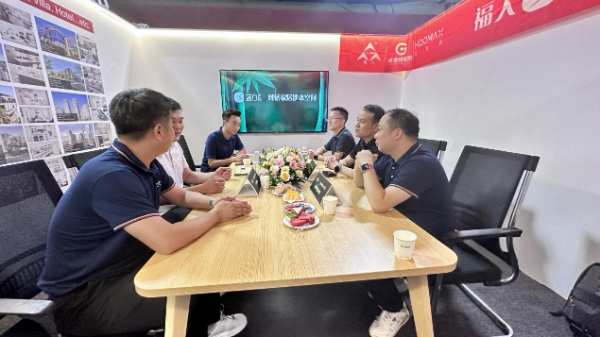 逐“绿”向“新” 福人蓝竹耐水板点燃新质生产力引擎