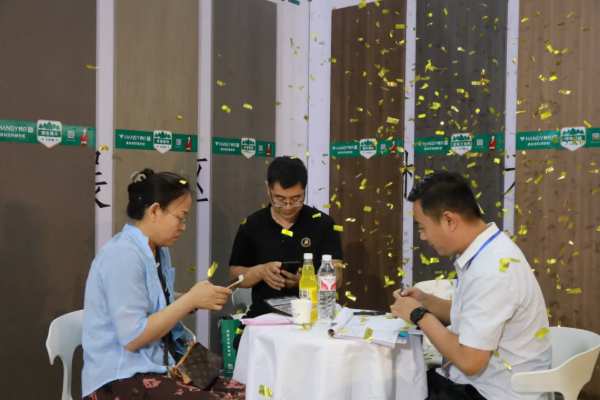 展会看韩氏 预见新趋势丨韩氏板材亮相第22届烟台住博会暨15届烟台家博会