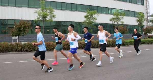 鲁丽集团“安全、环保、文明双月活动”第三届半程马拉松友谊赛圆满举行