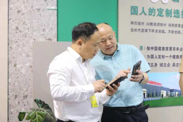 展会看韩氏 预见新趋势丨韩氏板材亮相第13届广州定制家居展