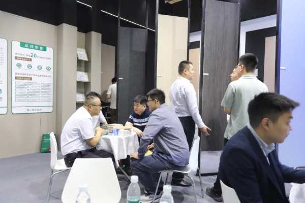 展会看韩氏 预见新趋势丨韩氏板材亮相第13届广州定制家居展