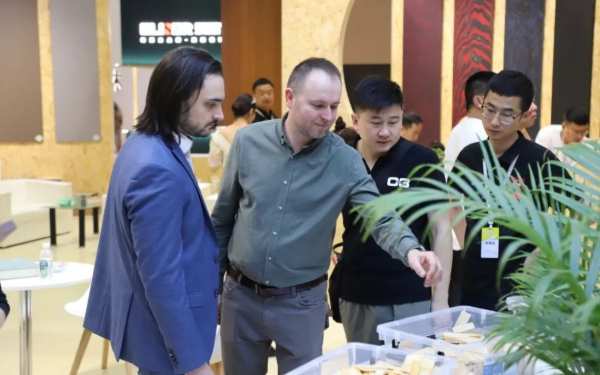 鲁丽木业｜2024中国广州定制家居展首日——现场火爆，势不可挡！