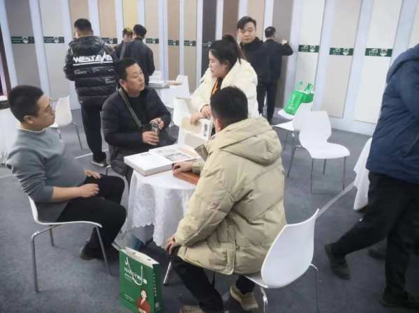 展会看韩氏 预见新趋势丨韩氏板材亮相第33届中国(北京)国际建筑装饰及材料博览会