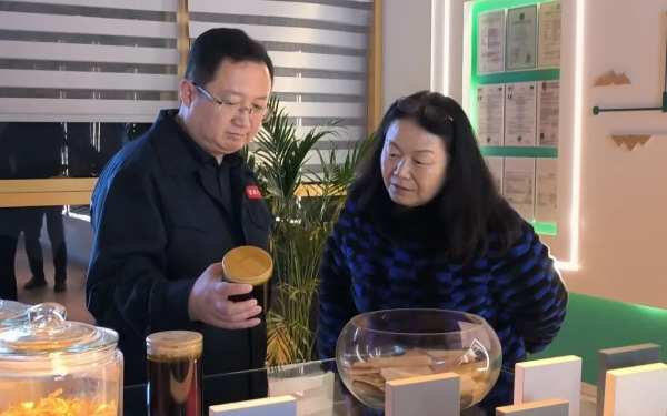 国家林草局巡视员靳爱仙莅临江西鲁丽木业开展调研工作