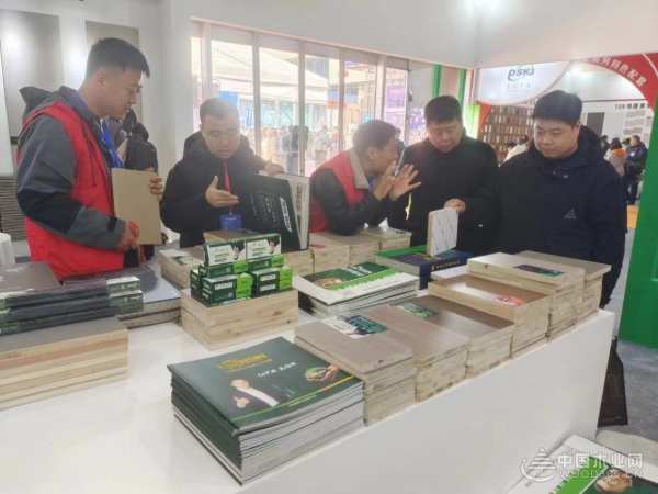 郑州门窗业博览会25B展位！隆饰板材期待你的到来！