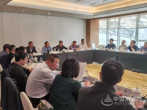 广西伟新木业投资集团出席林产品检验检测技术国家创新联盟第二届理事会第 一次会议！