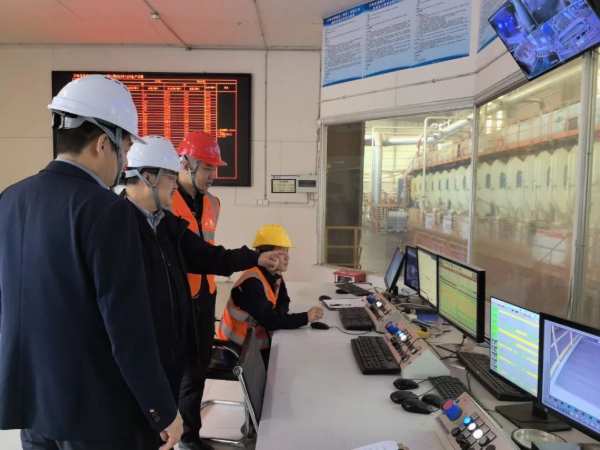 万华禾香集团总裁王晓明到信阳、韶关工厂调研慰问