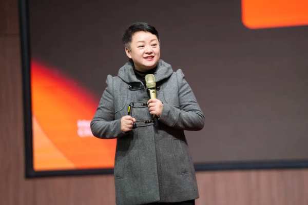 『携手共进，聚心同行』红棉花2024新品发布会暨经销商表彰大会圆满成功！