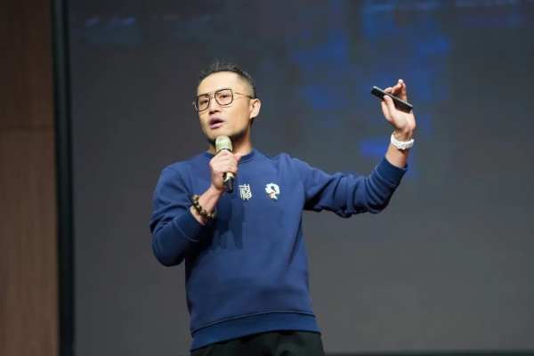 『携手共进，聚心同行』红棉花2024新品发布会暨经销商表彰大会圆满成功！