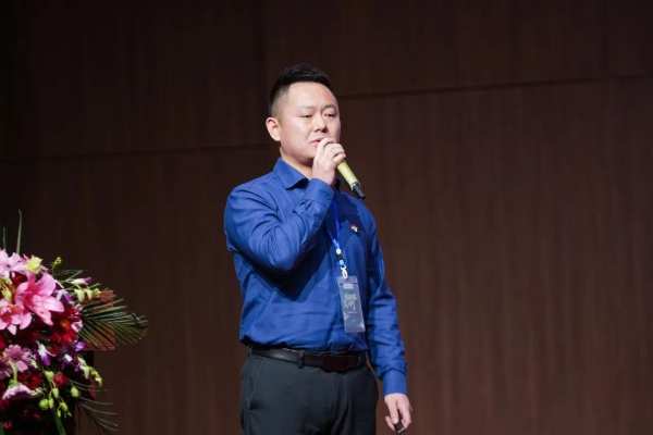 『携手共进，聚心同行』红棉花2024新品发布会暨经销商表彰大会圆满成功！