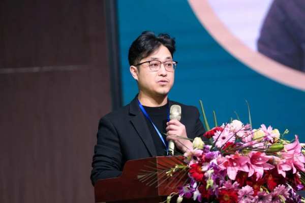 『携手共进，聚心同行』红棉花2024新品发布会暨经销商表彰大会圆满成功！