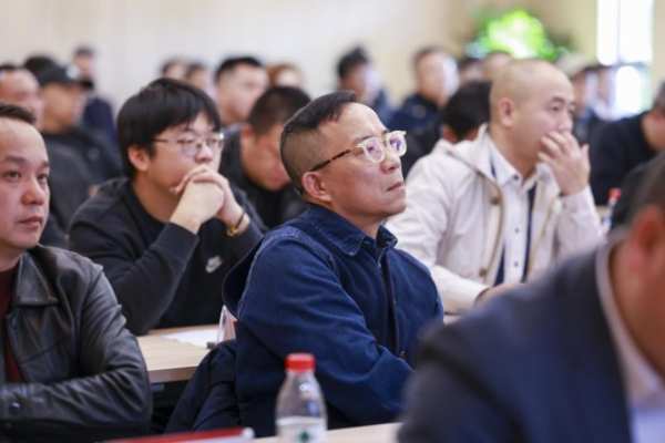 中国建材集团木业发展研讨会暨浙江北新联合木业有限公司揭牌仪式成功举行
