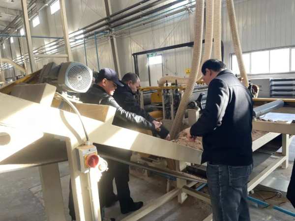 山东佰世达木业集团董事长张厚法带队到康拜（长春）装备基地考察