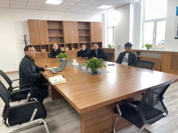 山东佰世达木业集团董事长张厚法带队到康拜（长春）装备基地考察