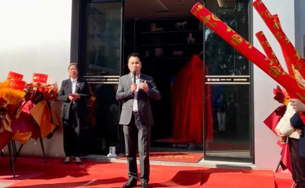 尊享不凡·品质焕新丨万象天冠高端板材·衣柜定制高桥体验店盛大开业