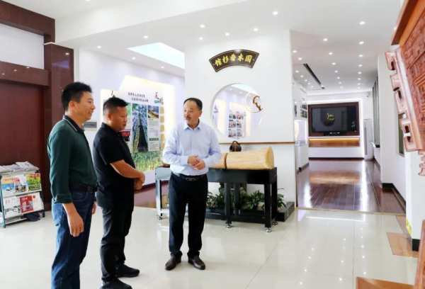 祝贺广西壮象木业有限公司获“国家林业重点龙头企业”殊荣
