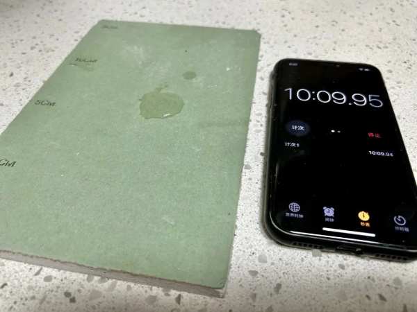 兔宝宝耐潮石膏板，滴水不吸，遇湿不渗，防潮届“天花板”