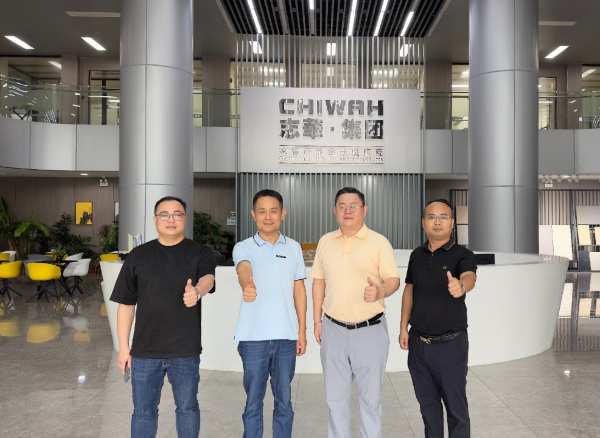 广东省家居业联合会轮值主席&中国高定展和高定俱乐部创始人张传喜先生一行莅临志华集团参观交流