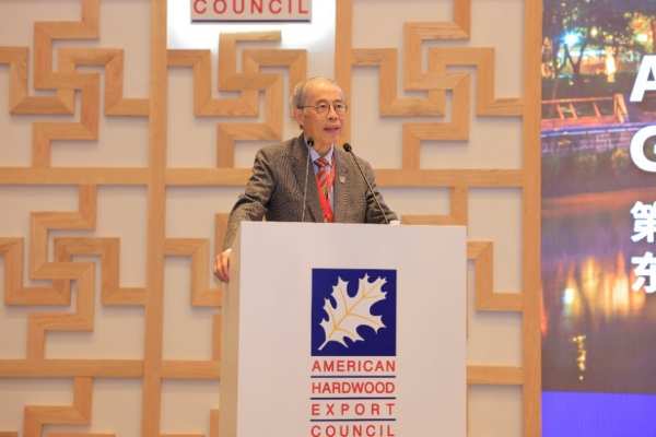 美国阔叶木外销委员携多家会员公司亮相中国国际家具展览会