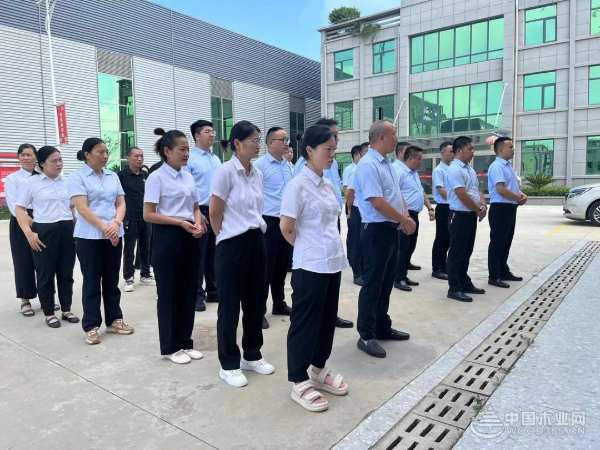 团团圆圆月度晨会：你若盛开 清风自来