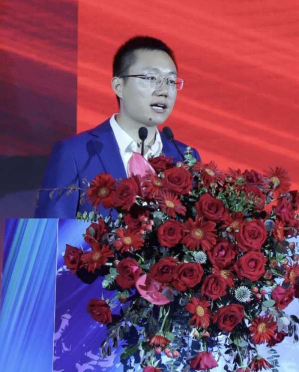 “奋楫启航 聚势而生”大亚圣象饰面板新品发布会震撼开启 全新产品耀世登场