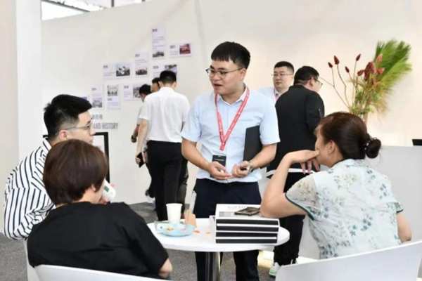 【现场直击】中国建博会（广州）兔宝宝全屋定制重磅亮相！
