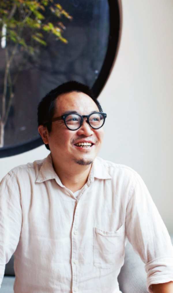 侯正光：以简洁诚实的天然木材思辨世界