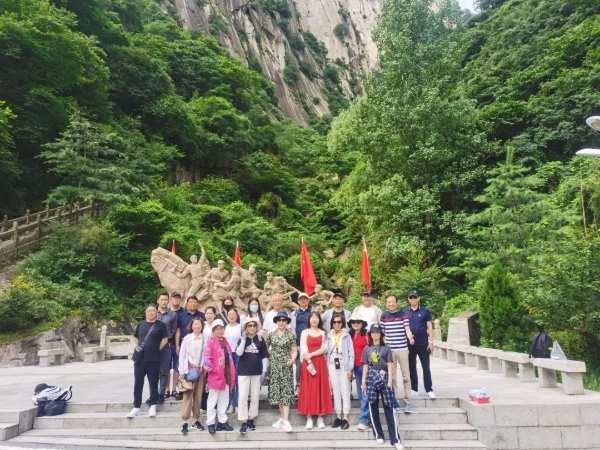 云涌峰起，征途2023 | 云峰莫干山品牌经销商精英团队打卡古都西安