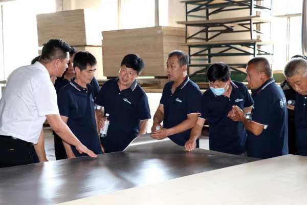 共筑品牌 共赢未来 | 隆饰板材济南代理商前往总部参观
