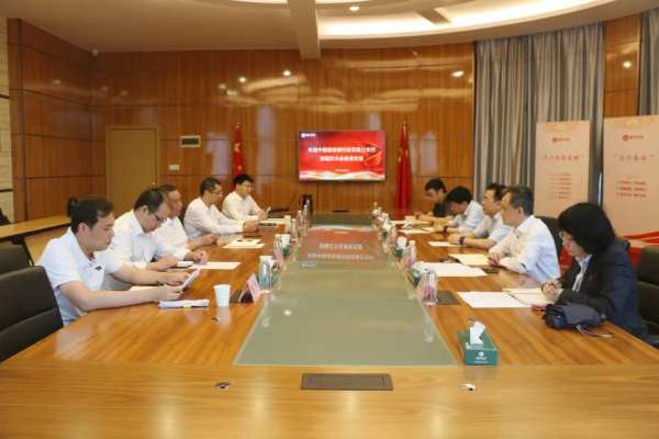 建行硚口支行行长郭广海一行到访福汉木业
