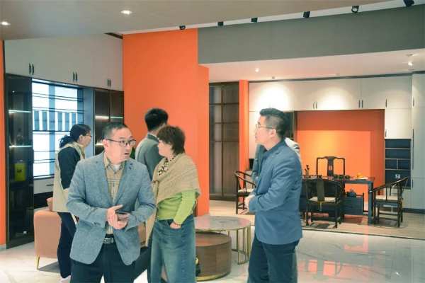 展会速递丨各地客商来优饰工厂参观考察,洽谈合作