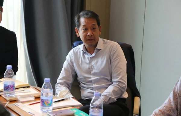 鲁丽木业与法国外贸银行举行会谈