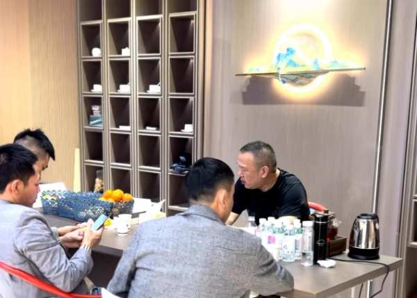 杭州锦宏装饰纸华丽亮相广州家具展