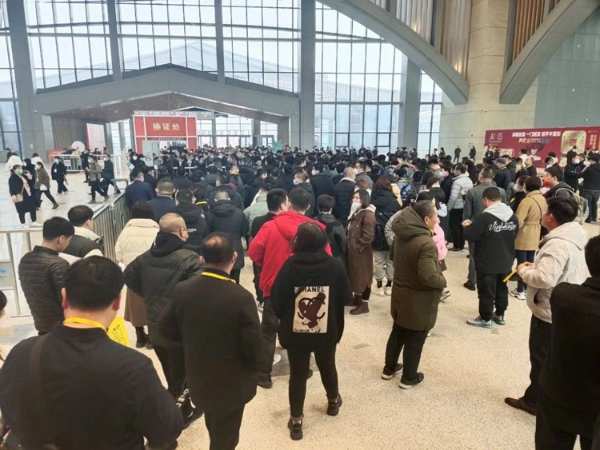 中国正定家具博览会 ，千年舟展位迎来「神秘嘉宾」