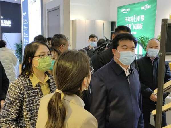 中国正定家具博览会 ，千年舟展位迎来「神秘嘉宾」